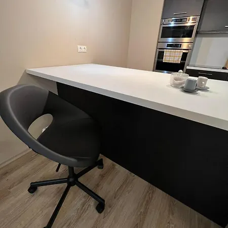 Johannesburg 2bdr Spacious Family W Parking And Playground Appartement