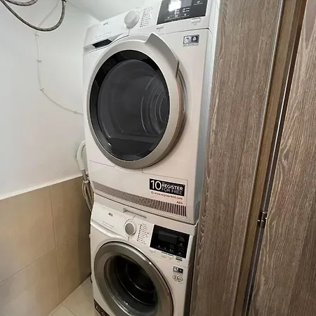 Johannesburg 2bdr Spacious Family W Parking And Playground Apartmán Sofie