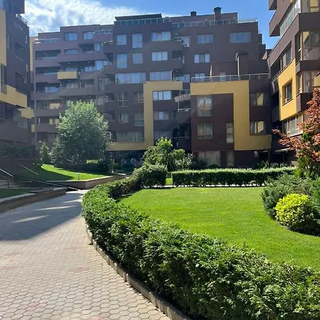 Johannesburg 2bdr Spacious Family W Parking And Playground Appartement