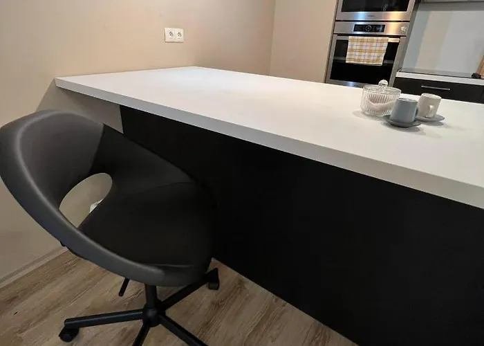 Johannesburg 2bdr Spacious Family W Parking And Playground Apartament