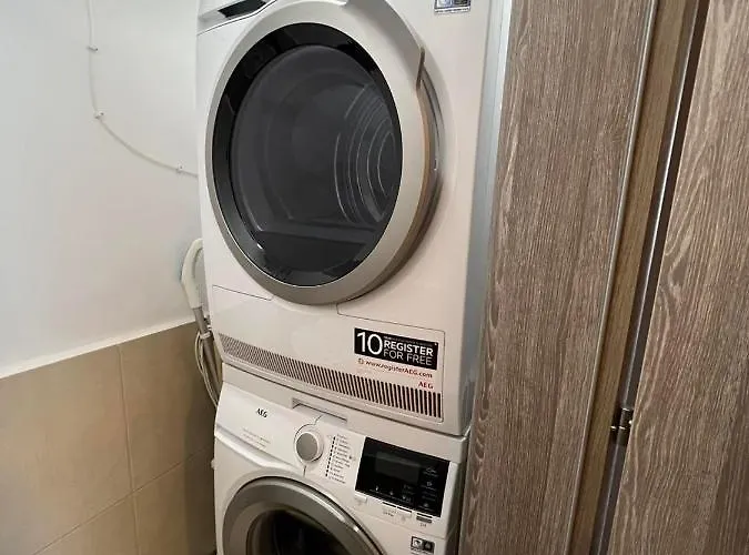 Johannesburg 2bdr Spacious Family W Parking And Playground Apartament Sofia