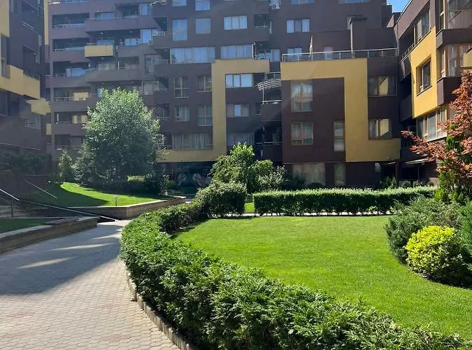 Johannesburg 2bdr Spacious Family W Parking And Playground Apartament